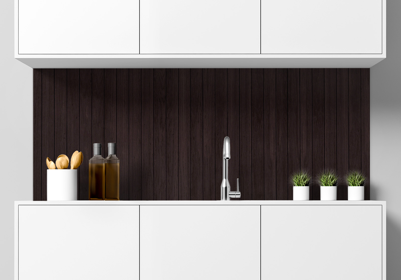 Küchenrückwand - dunkelbraunes Holz Küche mit weißen Hängeschränken, Spüle mit Armatur, Gewürzständer und kleinen Topfpflanzen auf der Arbeitsfläche. Es ist eine Küchenrückwand mit folgendem Motiv verbaut: Dunkelbraune Holzpaneele mit feiner Maserung, vertikal angeordnet.