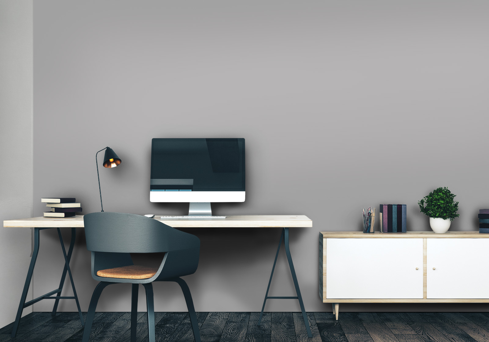 Wandverkleidung für das Büro Unifarben v2 Signalgrau ≈ RAL 7004 Unifarben Milieubild mit Arbeitszimmer mit Schreibtisch, Computer, Stuhl, Kommode, Lampe, Pflanze als Dekoration und einer Wandverkleidung mit folgendem Motiv: Einfarbig graues Bild, keine sichtbaren Details oder Muster.